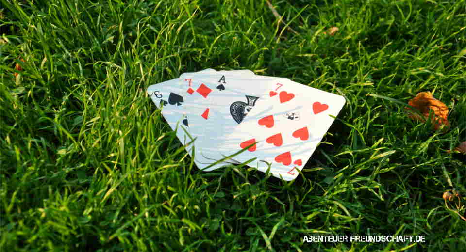 Lass Dich Vom Hurrikan Kartenspiel Wegblasen Anleitung Die Kartenwerte beim Hurrikan Kartenspiel orientieren sich am italienischen Spiel Scopa - die höchsten 4 Karten sind am Schluss besonders interessant