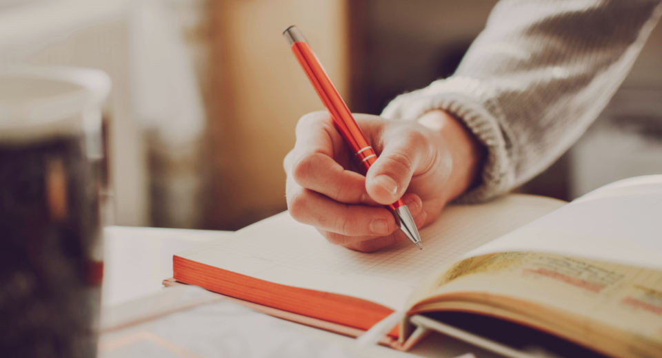 "Herbstaktivitäten: Zusammen eine Geschichte schreiben"