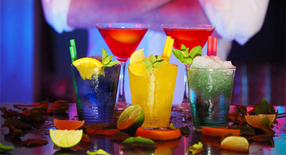 10 Summer Party Ideas That Will Make Your Party A Burner Summer party ideas with cocktails and colourful drinks