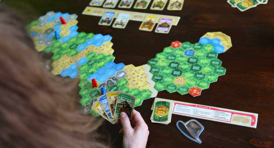 Wettlauf Nach El Dorado Das Deckbuilding Spiel F R Entdecker Rezension Beim Wettlauf nach El Dorado ist der Spielplan variabel puzzlebar.