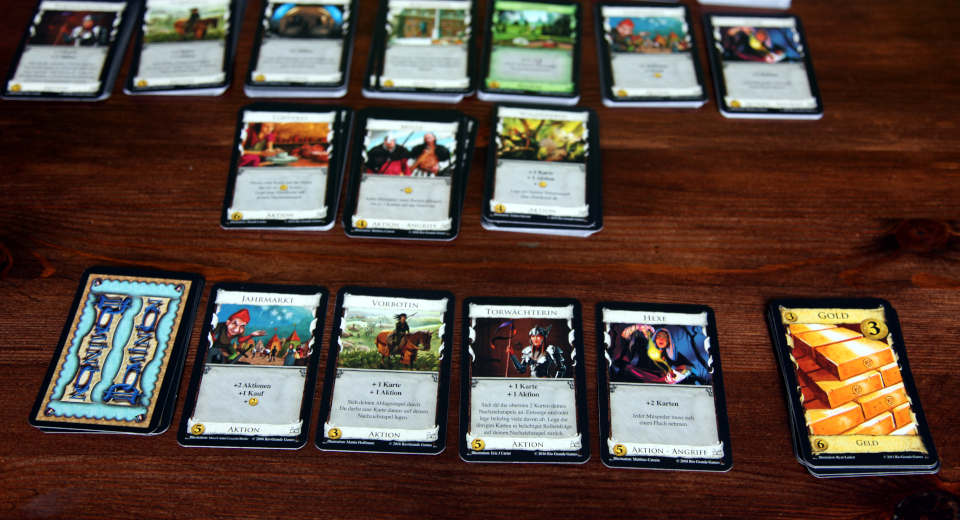 Kartenspiel Dominion Werde M Chtigster Herrscher Rezension Bei Dominion beginnt jeder Spielzug mit 5 neuen Karten.