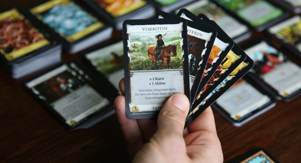 Kartenspiel Dominion Werde M Chtigster Herrscher Rezension ei Dominion spielt man in der ersten Phase Aktionskarten aus.