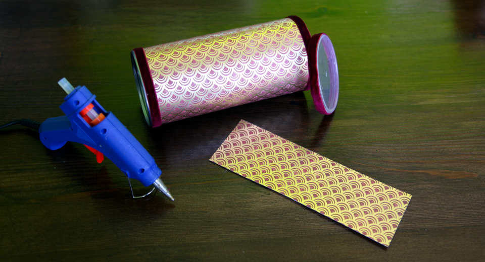 Diy Round Gift Box How To Make It From A Pringles Can Tutorial Making a DIY round gift box is not difficult if you use a Pringels can for it.