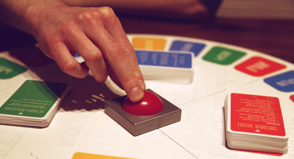 Quizspiel Know Das Quiz Mit Dem Google Assistant Rezension Beim Quizspiel Know gibt es für manche Spiele einen Buzzer.