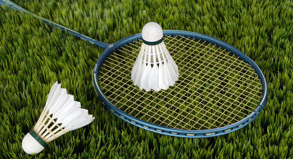 10 Summer Activities For Friends That 039 Ll Give You The Summer Of Your Life A badminton set for a match as a summer activity for friends