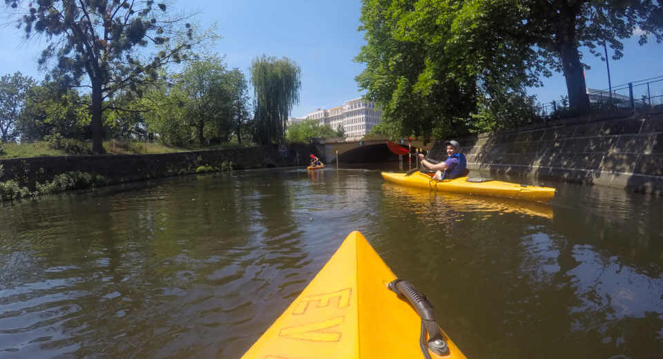 Kanutour Durch Berlin Die West Route Von Kajak Berlin Tours Erlebnistest Kanutour durch Berlin – Blick aus dem Kanu