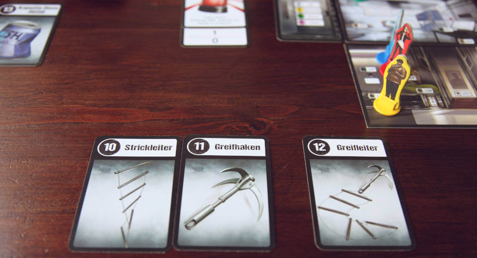 Adventure Games Die Monochrome Ag Ein Spannendes Abenteuerspiel F R 1 4 Spieler Rezension Gegenstände kombinieren beim Adventure Game