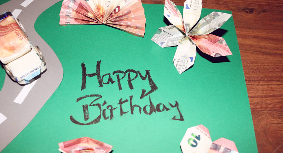 Kreatives Geldgeschenk Zum 18 Geburtstag Diy Anleitung Happy Birthday - Schriftzug auf Geldgeschenk zum 18. Geburtstag
