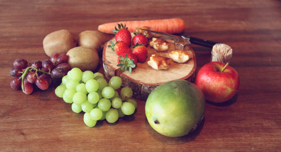 For a fruit Christmas tree, you can use different kinds of fruit