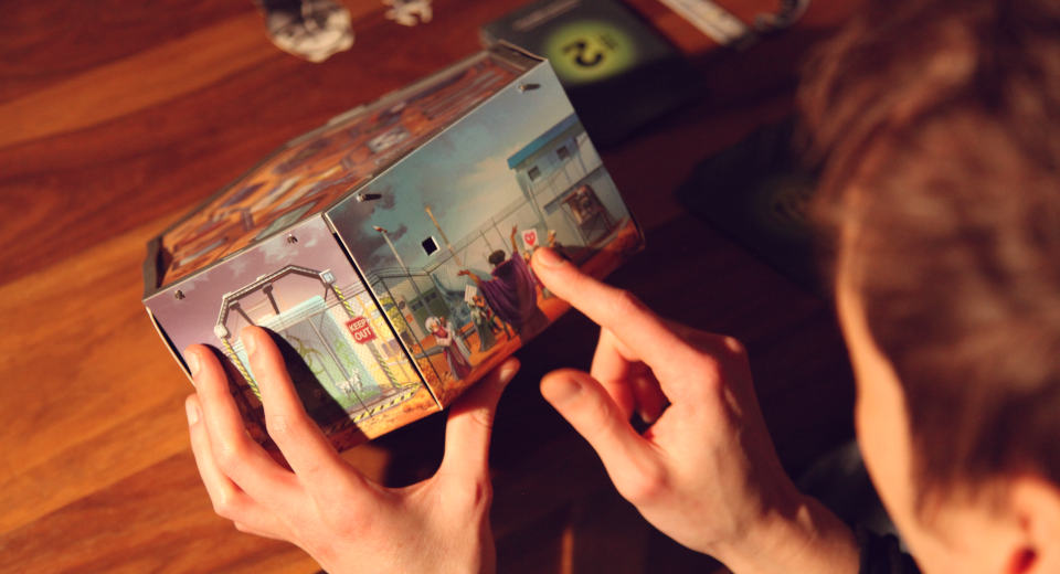 Break In Area 51 Das Au Erirdische 3d Exit Spiel Rezension Beim Escape Game Break In Area 51 ist die Spielschachtel zugleich der Escape Raum, in dem es sich gilt immer tiefer voran zu rätseln.