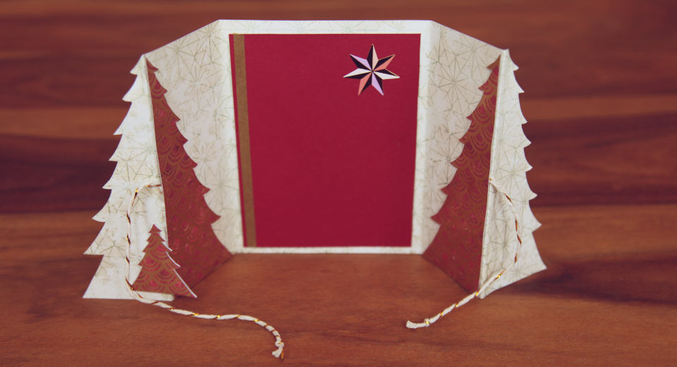 To make a beautiful Christmas card it is worth to design the inside of the card