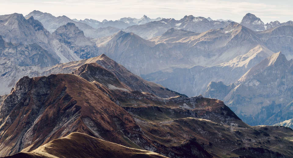 Ausflugsziele In Bayern 50 Lieblingsorte Amp Geheimtipps Das Nebelhorn im Allgäu bei Oberstdorf bietet eine der schönsten Wanderungen in den deutschen Alpen