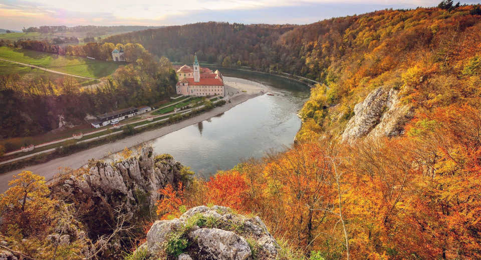 Ausflugsziele In Bayern 50 Lieblingsorte Amp Geheimtipps Kloster Weltenburg liegt idyllisch in eier Donauschleife und ist eines der schönsten Ausflugsziele in Bayern, dass man mit dem Schiff erreicht