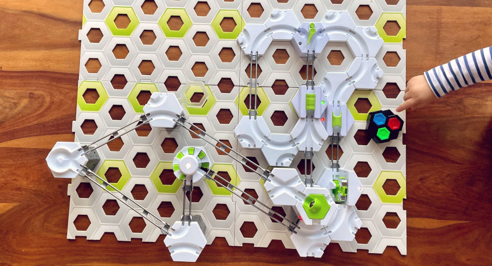 Gravitrax Power Extension Does Electronics Take Fun To A New Level Review "To use the GraviTrax Power Extension elements, they must be equipped with batteries"