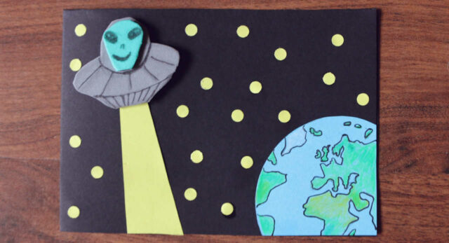 Ufo Karte Basteln Diy Anleitung F R Au Erirdische Gl Ckwunschpost Aus Dem Weltall "Eine UFO-Karte basteln mit Alien auf dem Weg zur Erde ist ganz einfach, hier eine DIY-Anleitung."