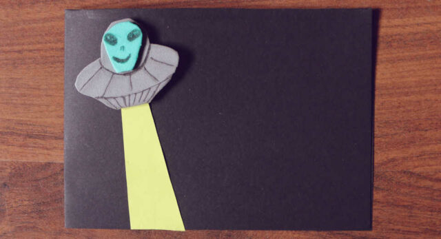 Ufo Karte Basteln Diy Anleitung F R Au Erirdische Gl Ckwunschpost Aus Dem Weltall "UFO-Karte: UFO, Alien und Lichtstrahl"