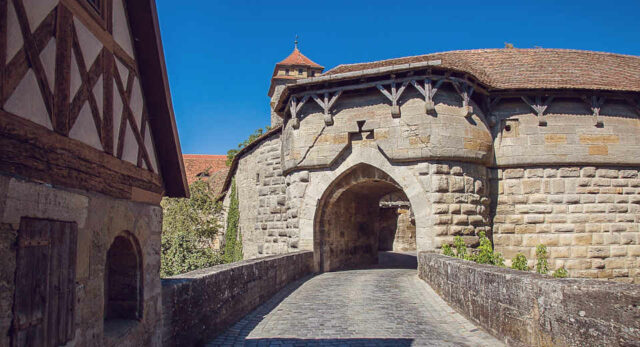 25 Rothenburg Ob Der Tauber Sehensw Rdigkeiten Die Du Gesehen Haben Musst "Die Spitalbastei gehört zu den sehenswertesten Rothenburg ob der Tauber Sehenswürdigkeiten."