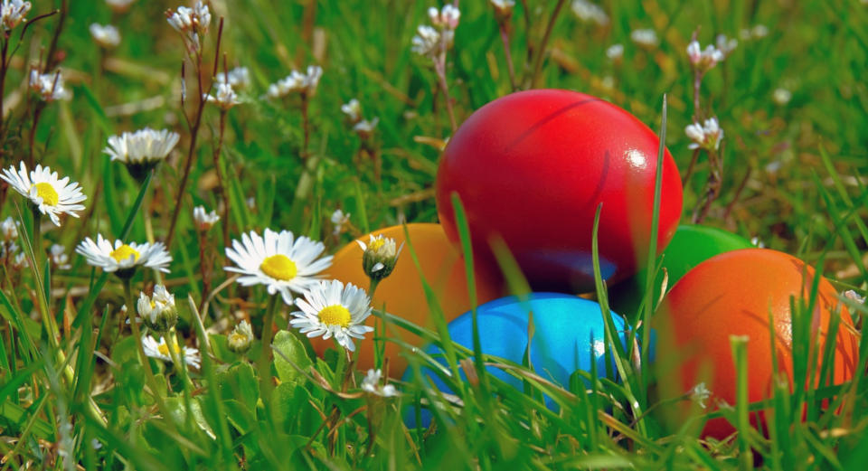 Bayern-an-ostern-ostereiersuche "Ostereierschubsen wird in einigen ländlichen Regionen an Ostern in Bayern gespielt"
