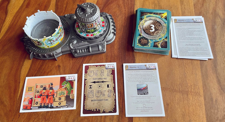 Time Guardian Adventures Eine Welt Ohne Schokolade Im Test Rezension Beim Escape Game für zuhause Time Guardian Adventures: Eine Welt ohne Schokolade führen uns Abenteuerkarten durch die Story und das Spiel
