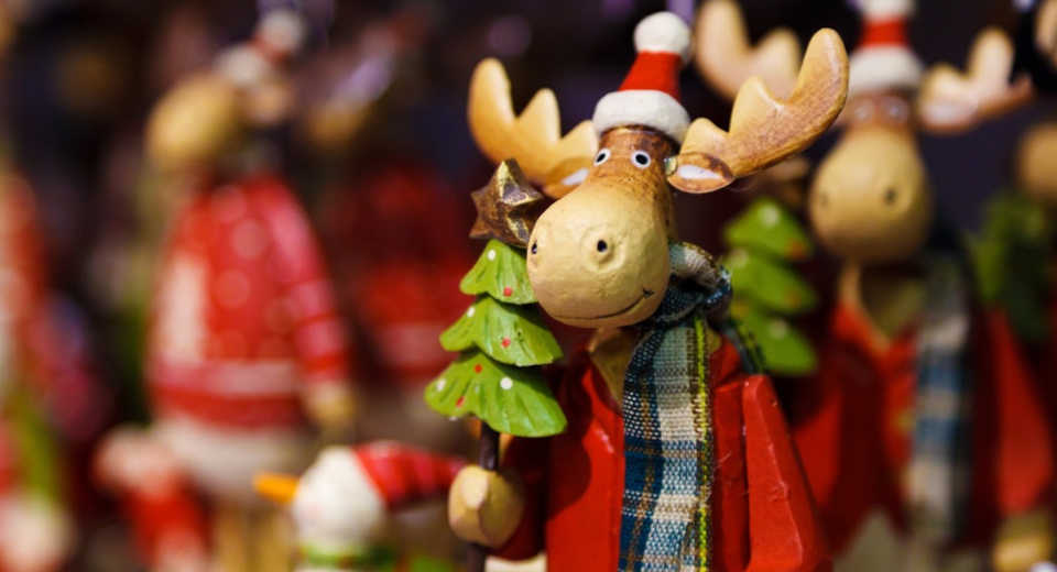 "Weihnachtssportspiele "Einige Weihnachtssportspiele involvieren, dass die Spieler so tun, als sein sie Rentiere."