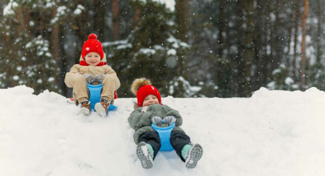 "Weihnachtssportspiele Schlitten" "Schlitten kann man für verschiedene Weihnachtssportspiele einsetzen."